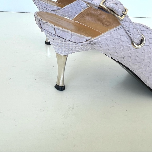 STUART WEITZMAN Lavender Snake Leather Silver Metal Heel Slingback Pump Sz 8.5 M - Picture 11 of 15